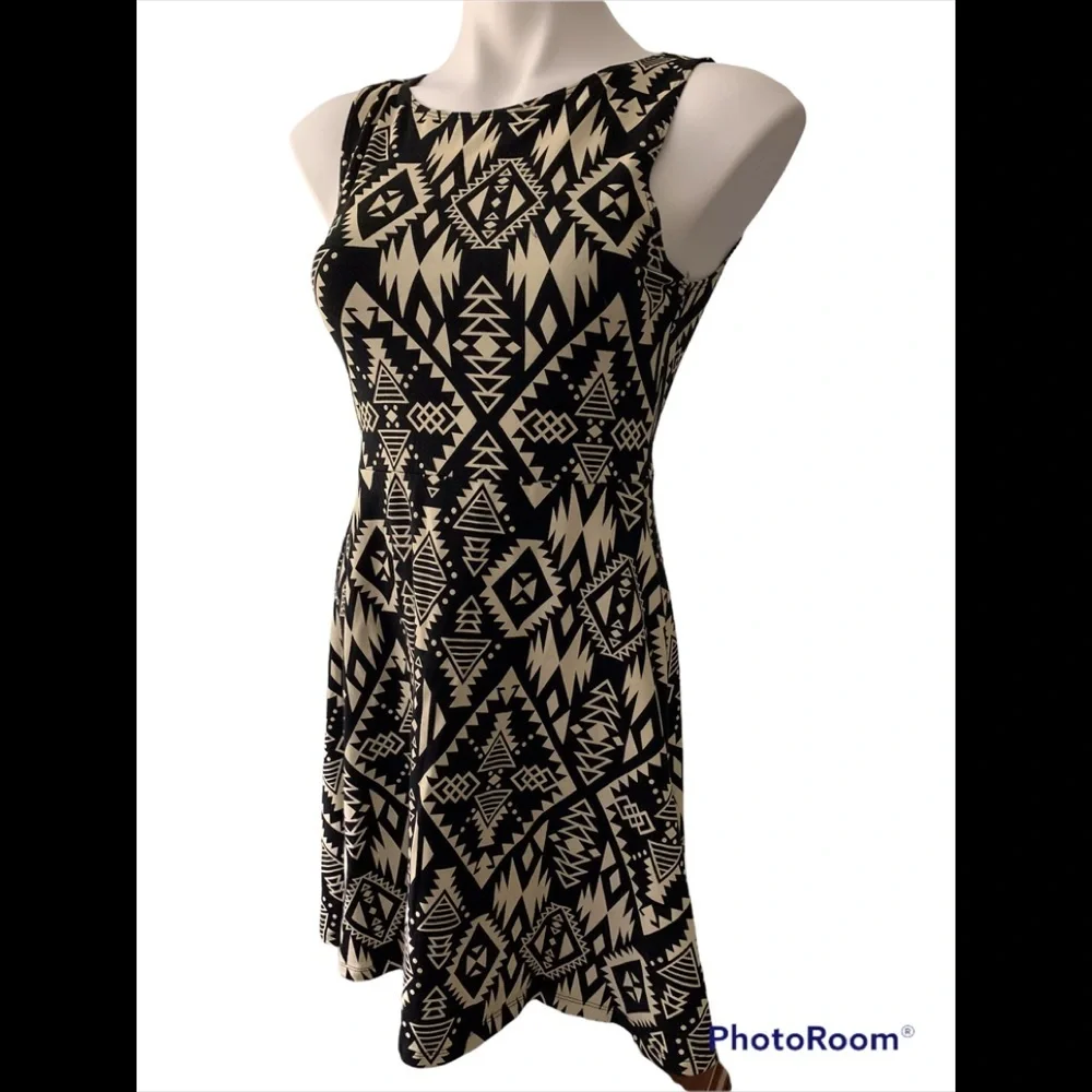 Pink by Victoria’s Secret Aztec Print Dress, Sz S - Picture 3 of 7